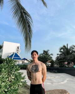 ธัน ธนารัตน์ 25